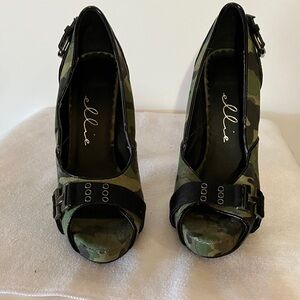 Ellie Women’s 423-PFC Sz 8 Open Toe Camouflage & Black Patent Stiletto High Heel